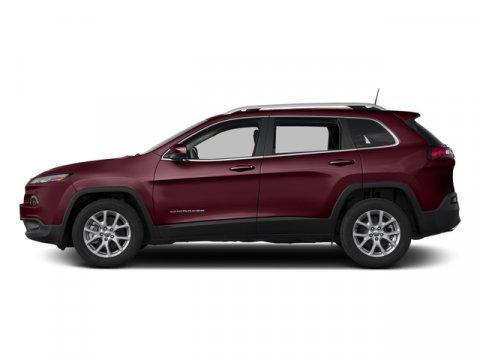 Photo of 2018 Velvet Red Pearlcoat Jeep Cherokee
