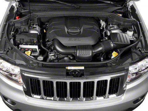 Photo of 2013 Bright White Clearcoat Jeep Grand Cherokee