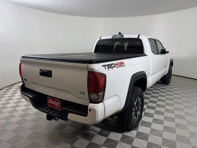 Photo of 2017 Super White Toyota Tacoma