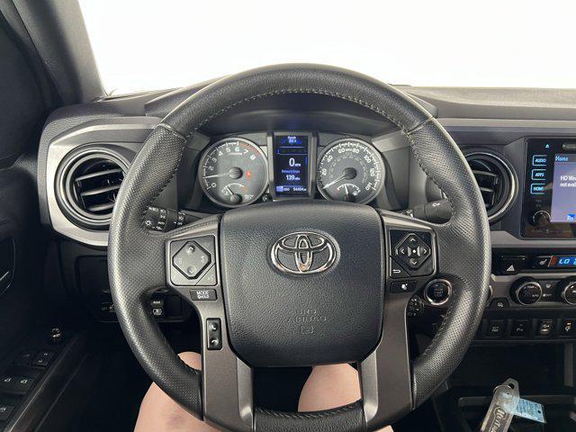 Photo of 2017 Super White Toyota Tacoma
