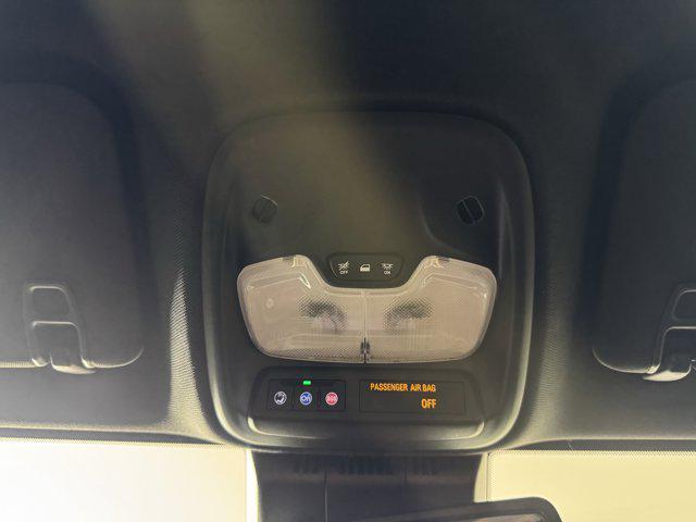 Photo of 2024 Summit White Chevrolet Colorado