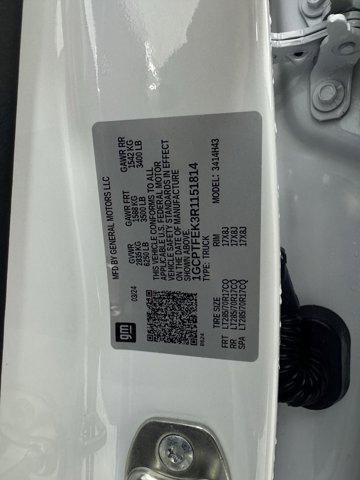 Photo of 2024 Summit White Chevrolet Colorado
