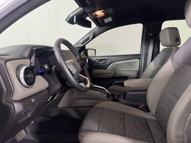 Photo of 2024 Summit White Chevrolet Colorado