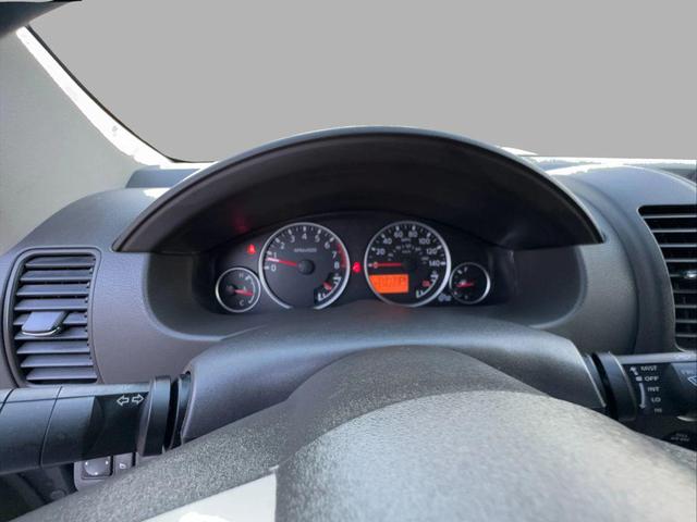 Photo of 2010 Dark Slate Metallic Nissan Pathfinder