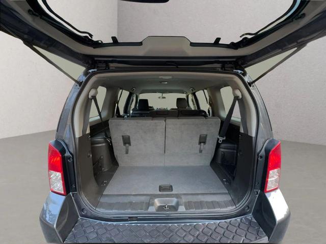 Photo of 2010 Dark Slate Metallic Nissan Pathfinder