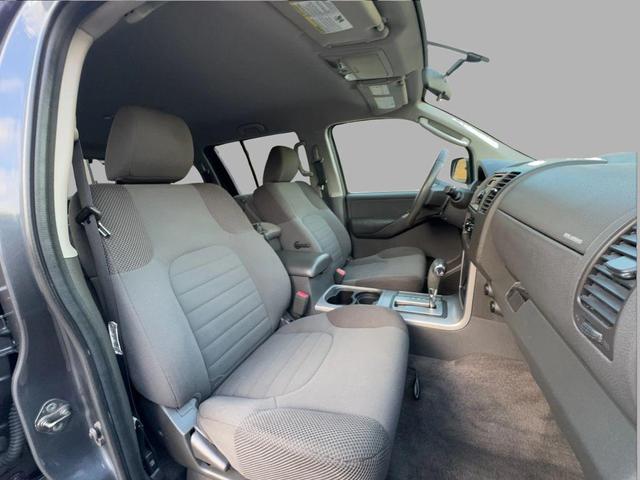 Photo of 2010 Dark Slate Metallic Nissan Pathfinder