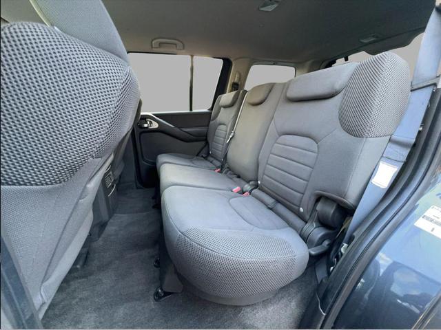 Photo of 2010 Dark Slate Metallic Nissan Pathfinder