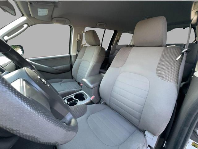Photo of 2010 Dark Slate Metallic Nissan Pathfinder