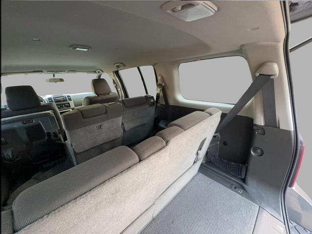 Photo of 2010 Dark Slate Metallic Nissan Pathfinder