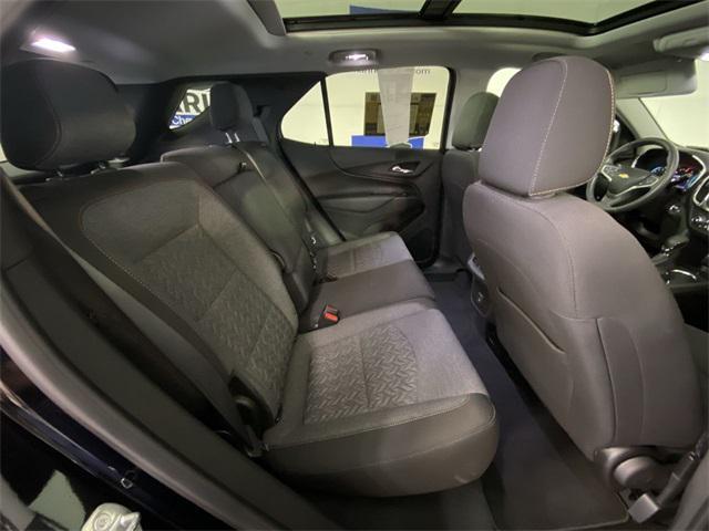 Photo of 2022 Mosaic Black Metallic Chevrolet Equinox