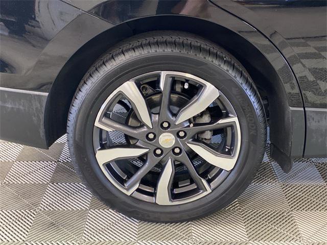 Photo of 2022 Mosaic Black Metallic Chevrolet Equinox