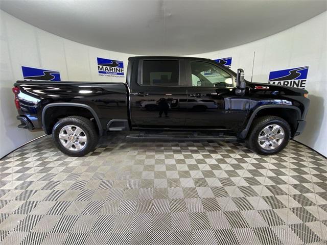 Photo of 2022 Black Chevrolet Silverado 2500