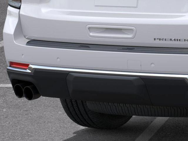 Photo of 2025 Iridescent Pearl Tricoat Chevrolet Suburban