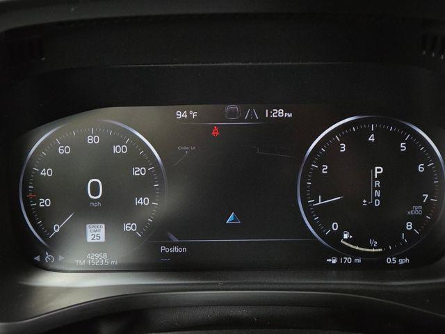Photo of 2020 Bright Silver Metallic Volvo XC60