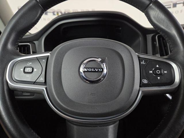 Photo of 2020 Bright Silver Metallic Volvo XC60