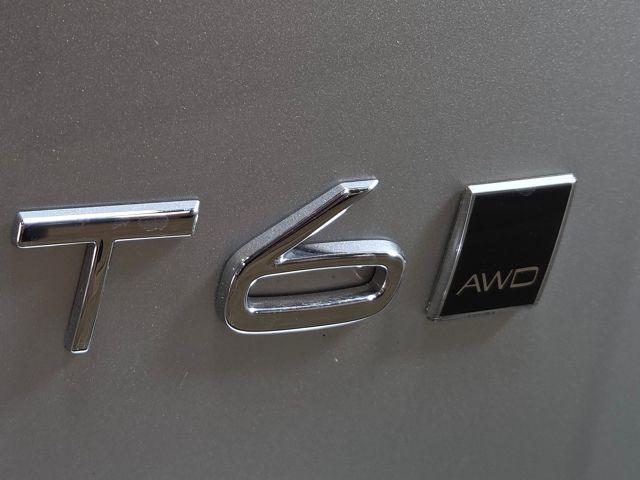 Photo of 2020 Bright Silver Metallic Volvo XC60