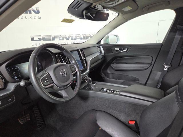 Photo of 2020 Bright Silver Metallic Volvo XC60