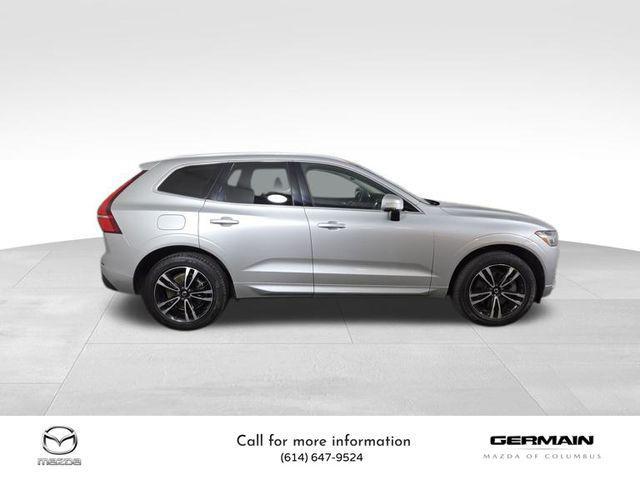 Photo of 2020 Bright Silver Metallic Volvo XC60