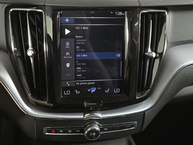 Photo of 2020 Bright Silver Metallic Volvo XC60