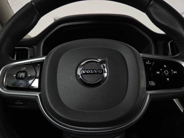 Photo of 2019 Onyx Black Metallic Volvo XC60