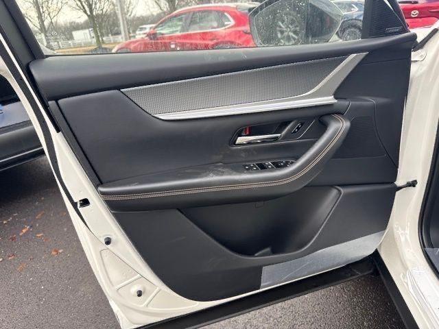 Photo of 2025 Rhodium White Premium Mazda CX-70