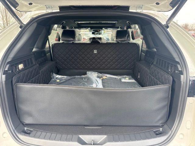Photo of 2025 Rhodium White Premium Mazda CX-70