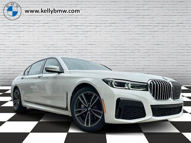 2022 BMW 740