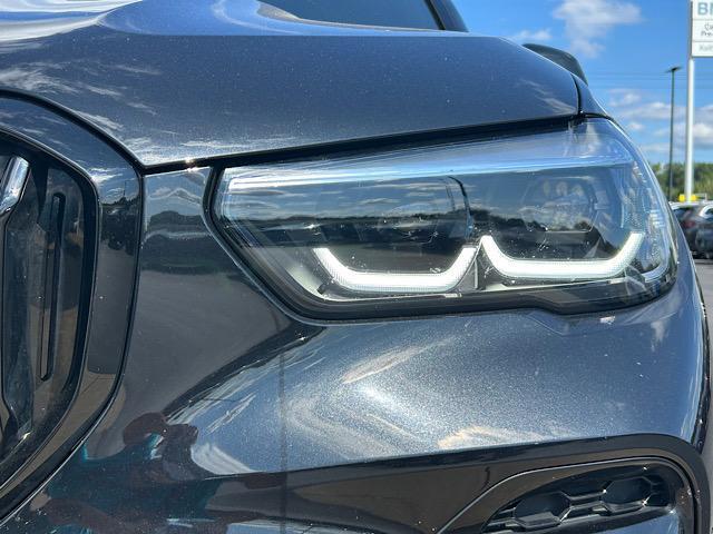 Photo of 2023 Black Sapphire Metallic BMW X5