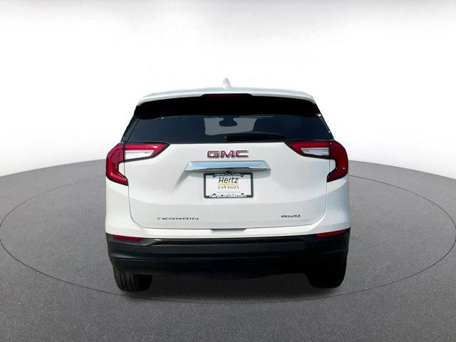 Photo of 2024 Summit White GMC Terrain