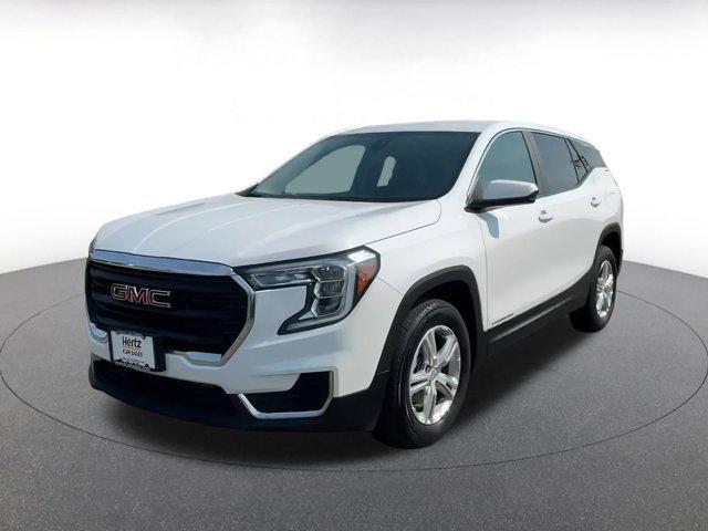 Photo of 2024 Summit White GMC Terrain