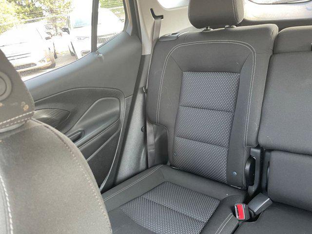 Photo of 2024 Summit White GMC Terrain