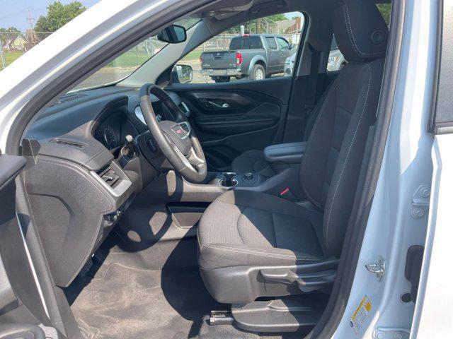 Photo of 2024 Summit White GMC Terrain