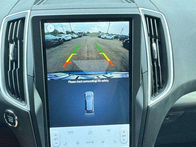 Photo of 2024 Blue Ford Edge