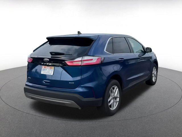 Photo of 2024 Blue Ford Edge