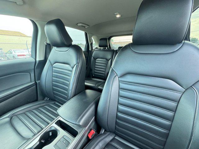 Photo of 2024 Blue Ford Edge