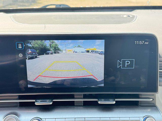 Photo of 2024 Atlas White Hyundai KONA