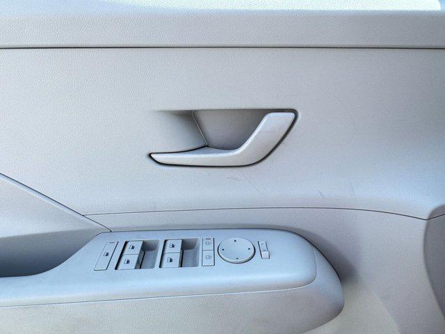 Photo of 2024 Atlas White Hyundai KONA