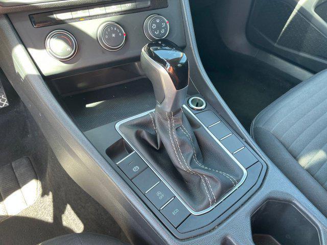 Photo of 2024 Pure White Volkswagen Jetta