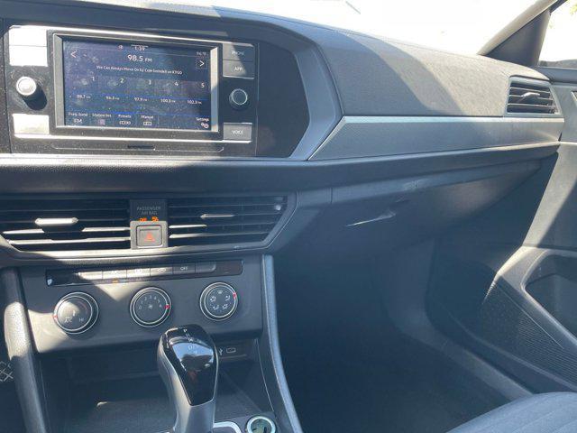 Photo of 2024 Pure White Volkswagen Jetta
