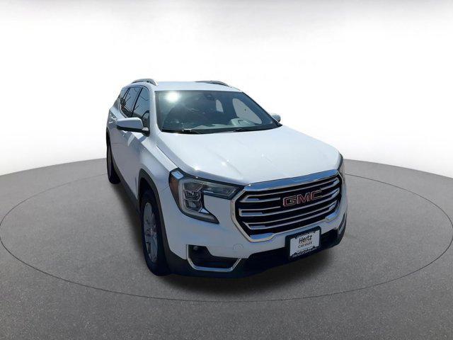 Photo of 2024 Summit White GMC Terrain