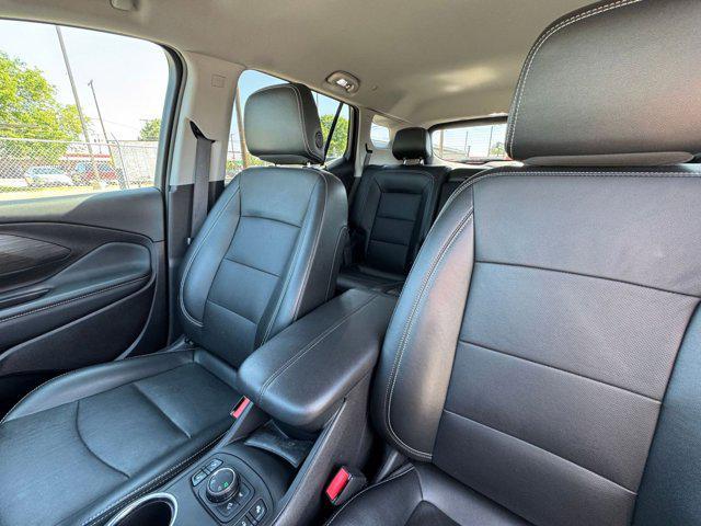 Photo of 2024 Summit White GMC Terrain
