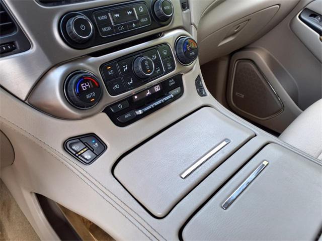 Photo of 2017 Quicksilver Metallic GMC Yukon XL