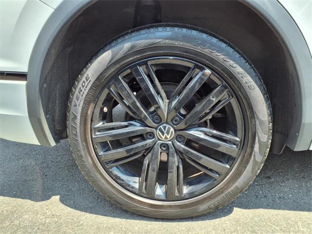 Photo of 2022 Oryx White Pearl Volkswagen Tiguan