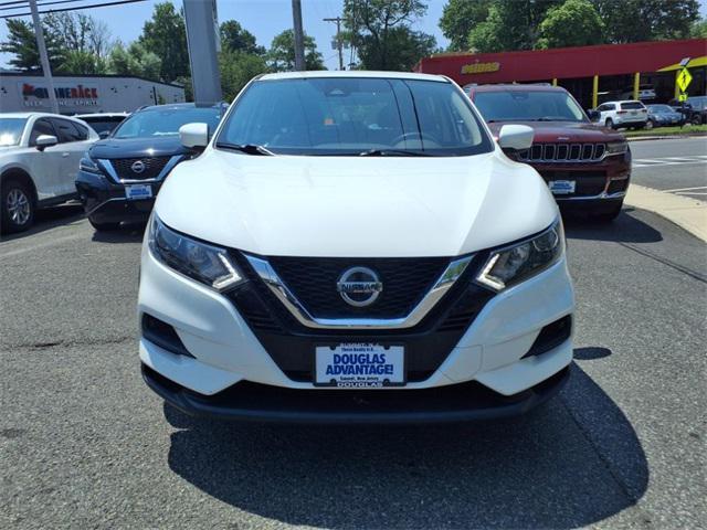 Photo of 2021 Glacier White Nissan Rogue Sport