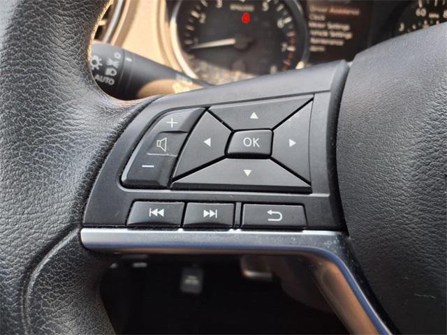 Photo of 2021 Glacier White Nissan Rogue Sport