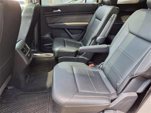 Photo of 2021 Racing Green Volkswagen Atlas