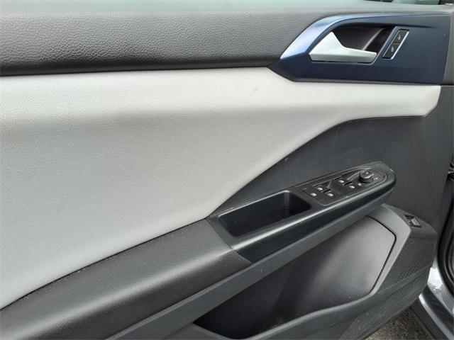 Photo of 2023 Platinum Gray Metallic Volkswagen Taos