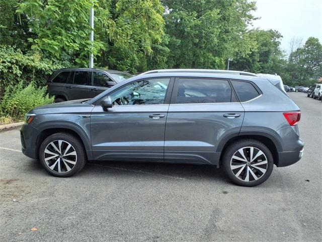 Photo of 2023 Platinum Gray Metallic Volkswagen Taos