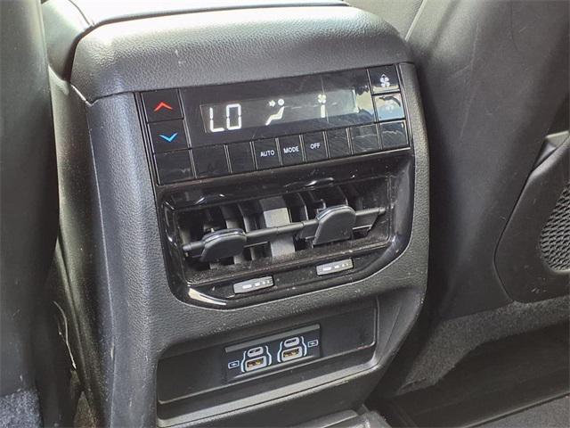 Photo of 2023 Bright White Clearcoat Jeep Grand Cherokee L