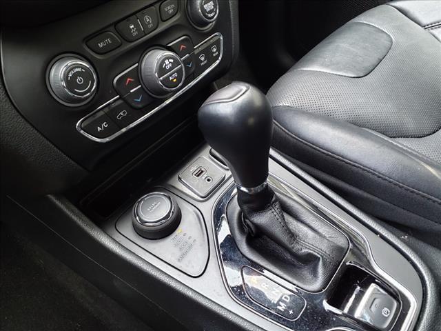 Photo of 2023 Diamond Black Crystal Pearlcoat Jeep Cherokee